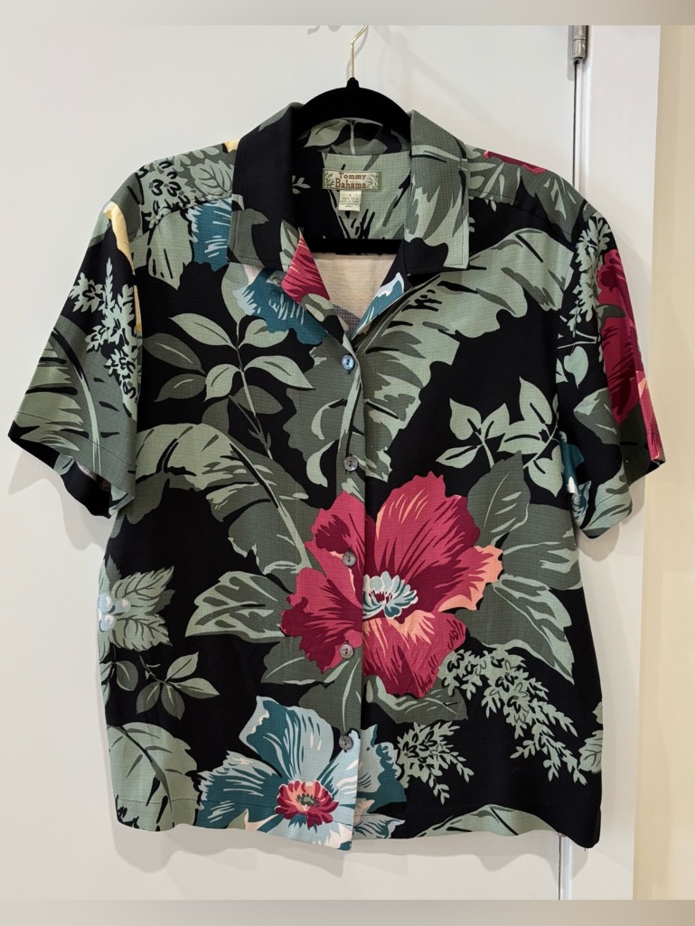 Tommy Bahama Silk Tropical Floral Button Up Blouse Hawaiian Resort Top S